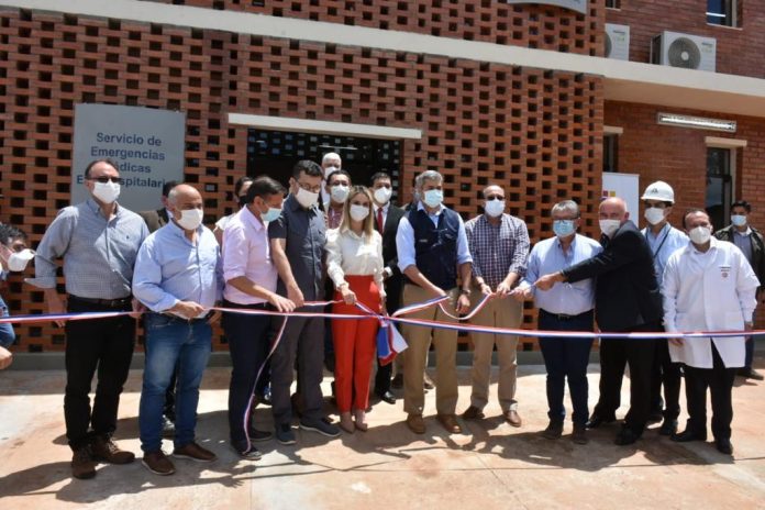 Durante la inauguración de obras en San Pedro. (Foto Gentileza).