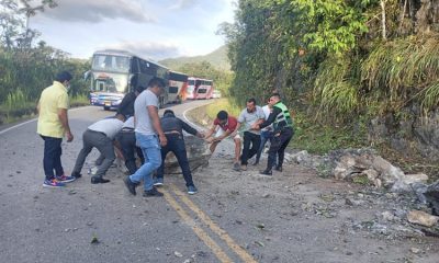 Esta circunstancia hizo también que la primera alerta del terremoto ofrecida por el Servicio Geológico de Estados Unidos situase inicialmente el epicentro cerca de la localidad costera de Barranca, a unos 1.000 kilómetros de la ubicación real del movimiento telúrico. El Perú se encuentra ubicado en la zona denominada Cinturón de Fuego del Pacífico, donde se registra aproximadamente el 85% de la actividad sísmica mundial.. Foto: La Vanguardia.