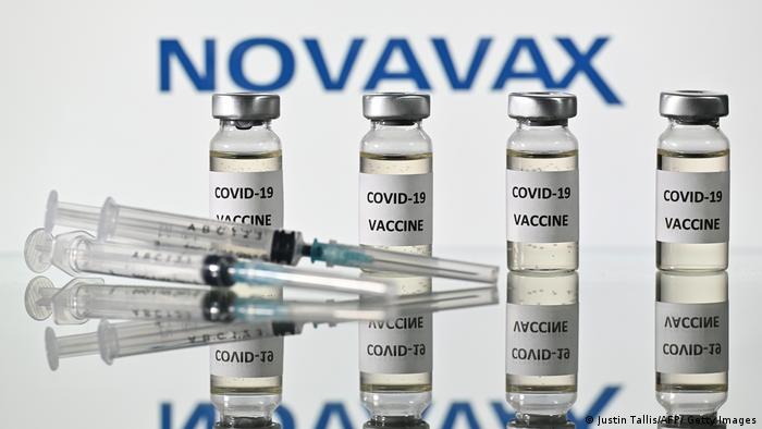La Unión Europea aprobó ayer la vacuna Nuvaxovid del fabricante estadounidense tras ser respaldada por la Agencia Europea del Medicamento. Es la décima vacuna contra el COVID-19 que homologa el organismo de la ONU. Foto: Getty.