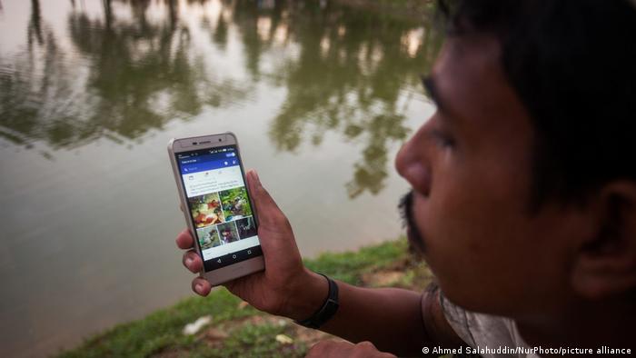 "La realidad innegable es que el crecimiento de Facebook, alimentado por el odio, la división y la desinformación, ha dejado cientos de miles de vidas rohinyás devastadas a su paso", dice la queja. Foto: Picture Aliance.