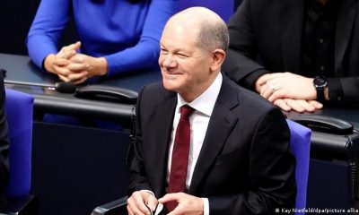 El socialdemócrata Olaf Scholz fue elegido hoy canciller federal por el Parlamento alemán, donde su partido y sus futuros aliados de gobierno, los Verdes y el Partido Liberal, tienen la mayoría. Foto: Picture Aliance.