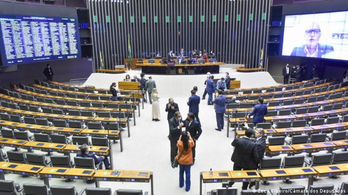 Los diputados autorizaron un fondo de 859,6 millones de dólares para financiar a los partidos políticos en las elecciones del próximo año, monto que triplica la suma asignada en 2018. Foto: Cámara de Diputados de Brasil.