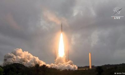 Momento del despegue del cohete Ariane 5, en la Guayana Francesa.