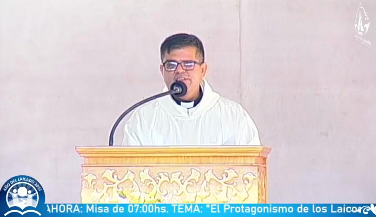 Padre Osmar López. (Foto: Captura de video).