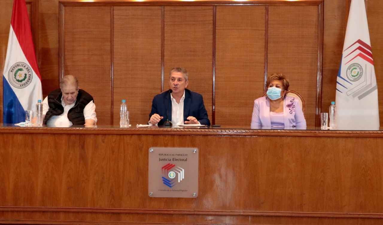 Durante el lanzamiento del cronograma para las internas y generales. (Foto: TSJE).