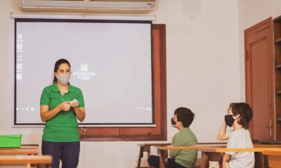 La psicopedagoga Liú Ficorilli resalta que esta educación se enmarca mucho en las palabras y acciones que un educador toma para acompañar a los estudiantes. Foto: Gentileza.