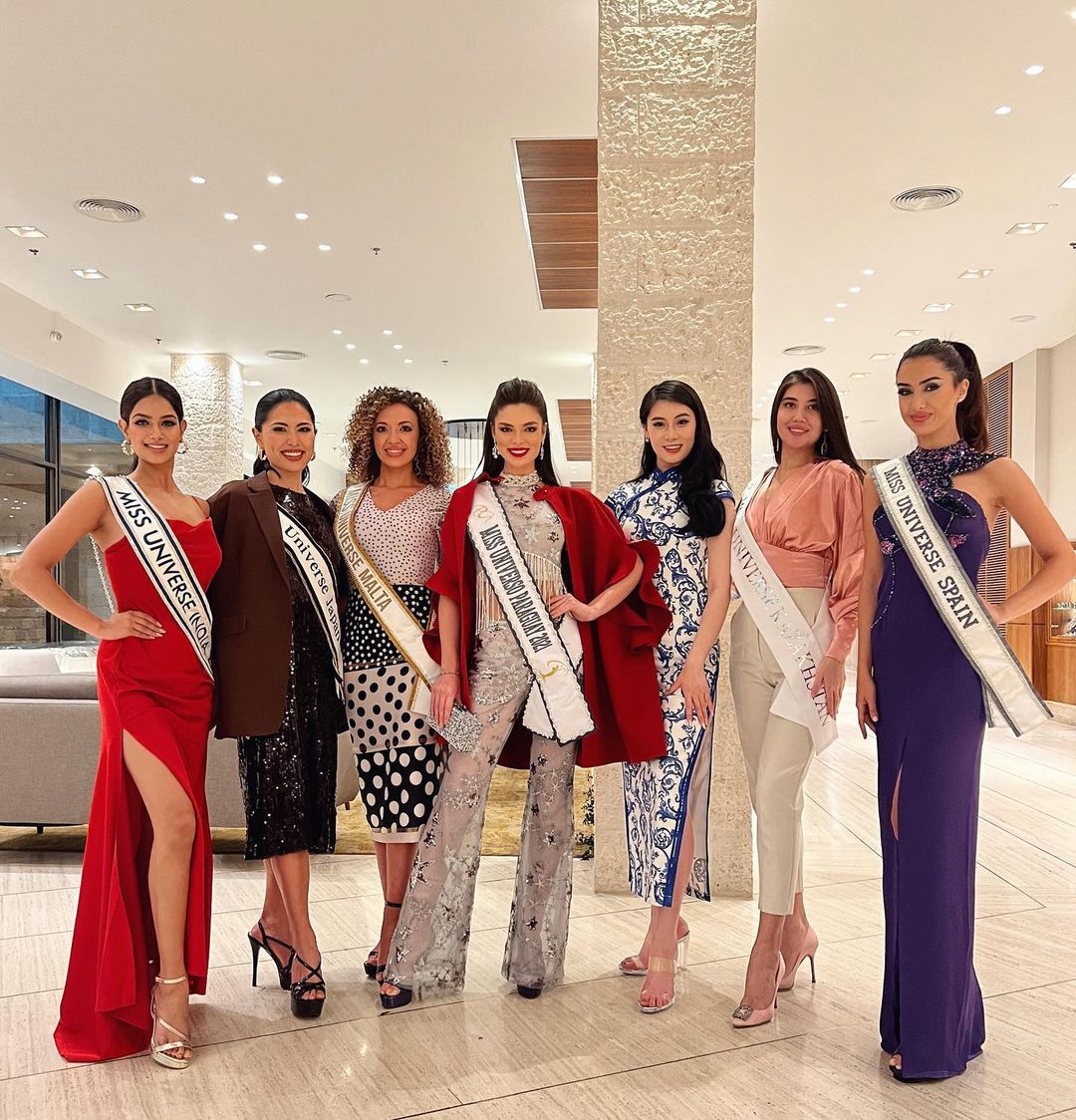Nadia Ferreira, con sus compañeras del concurso Miss Universe. Foto: @nadiatferreira