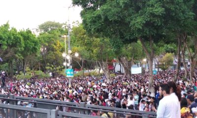 Una multitud de devotos se encuentra en estos momentos en las adyacencias de la Basílica de Caacupé. (Foto: Radio Ñandutí)