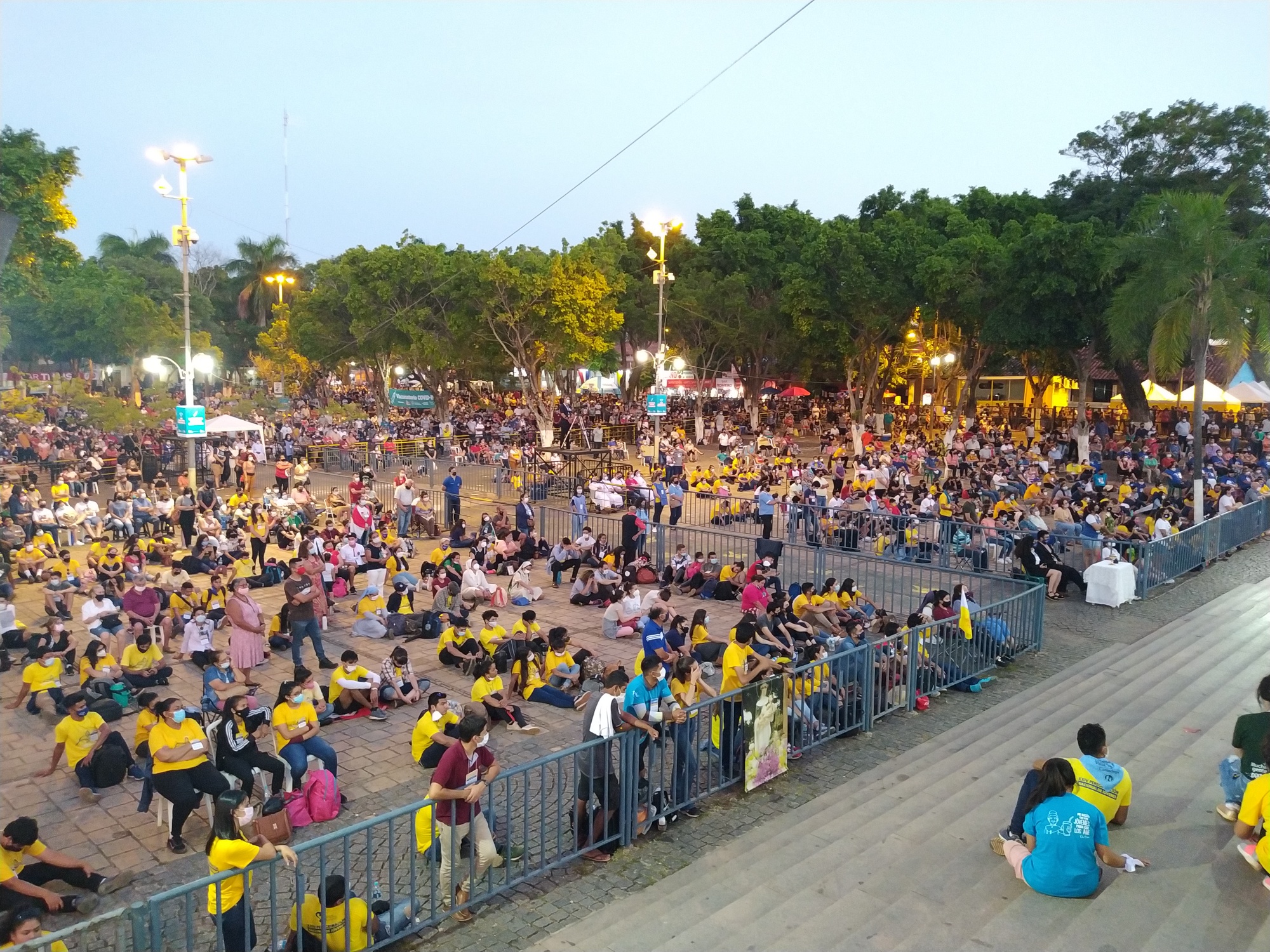 Varios jóvenes se hicieron presente en Caacupé. (Foto Pastoral de la Juventud)