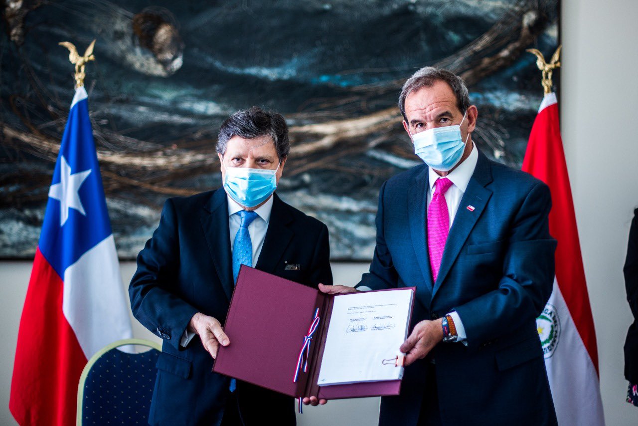 Los cancilleres Euclides Acevedo y Andrés Allamand. Foto: Cancillería de Chile.