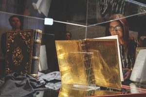 El Libro de Oro expuesto en el Archivo Nacional de Asunción, 2017. Cortesía