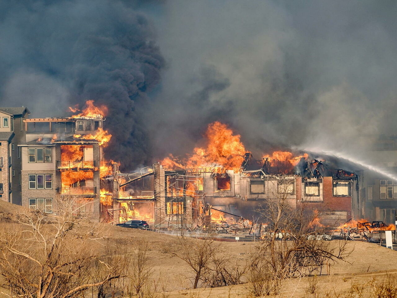 Miles de personas fueron llamadas a abandonar sus hogares debido al rápido avance del fuego en el estado de Colorado. Foto: Picture Aliance.