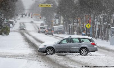 Unos 3.000 vuelos dentro, hacia o desde Estados Unidos fueron cancelados el domingo, según el sitio web FlightAware. Foto: Picture Aliance.