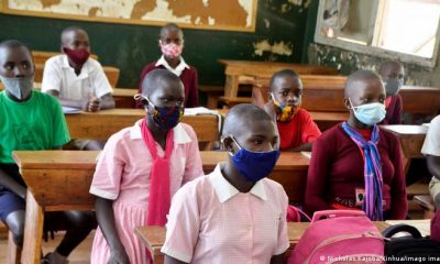 Unos 15 millones de estudiantes de educación primaria y secundaria habían permanecido sin clases en este país de África del Este desde marzo de 2020, cuando se decretó la clausura de los centros educativos para contener la propagación del coronavirus. Foto: Imago Images.
