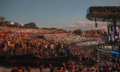 Imágenes compartidas de lo que fue el concierto realizado ayer en el anfiteatro José Asunción Flores en San Bernardino. (Foto Gentileza-Twitter)