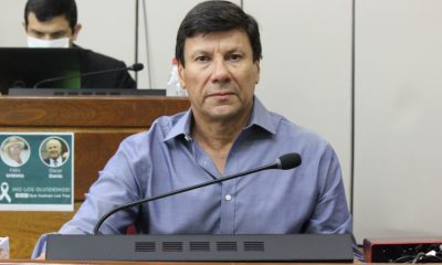 Durante la sesión de la Comisión Permanente de esta mañana, el diputado Walter Harms. Foto: Gentileza.