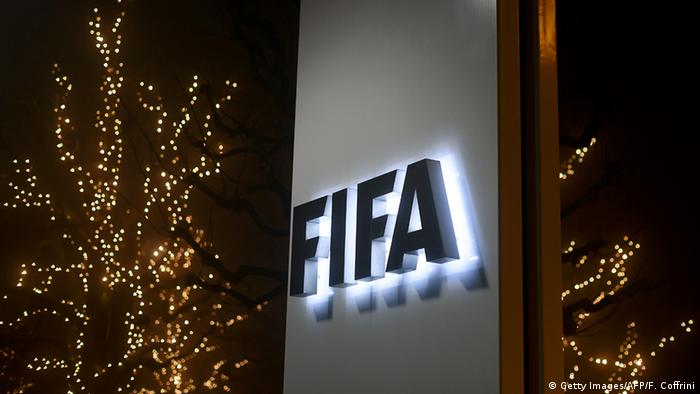 Los clubes y selecciones rusas quedan suspendidos de toda competición internacional, anunció el máximo organismo del fútbol mundial. Así, Rusia queda fuera del Mundial de Catar 2022. La UEFA se desvincula de Gazprom. Foto: Getty Images.