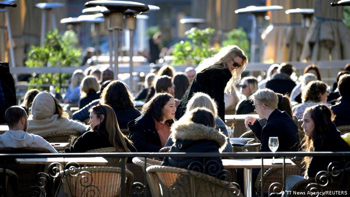 Suecia tomó la decisión debido al alto porcentaje de vacunados y al menor impacto de la variante ómicron. El país escandinavo se une así a Dinamarca, primera nación de la Unión Europea en levantar restricciones.