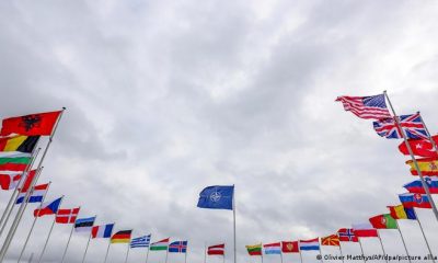 Bandera de la OTAN y banderas de sus países miembros. Foto: Picture Aliance.