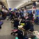 La gente busca refugio en el subte tras los ataques. Foto: Agencias.