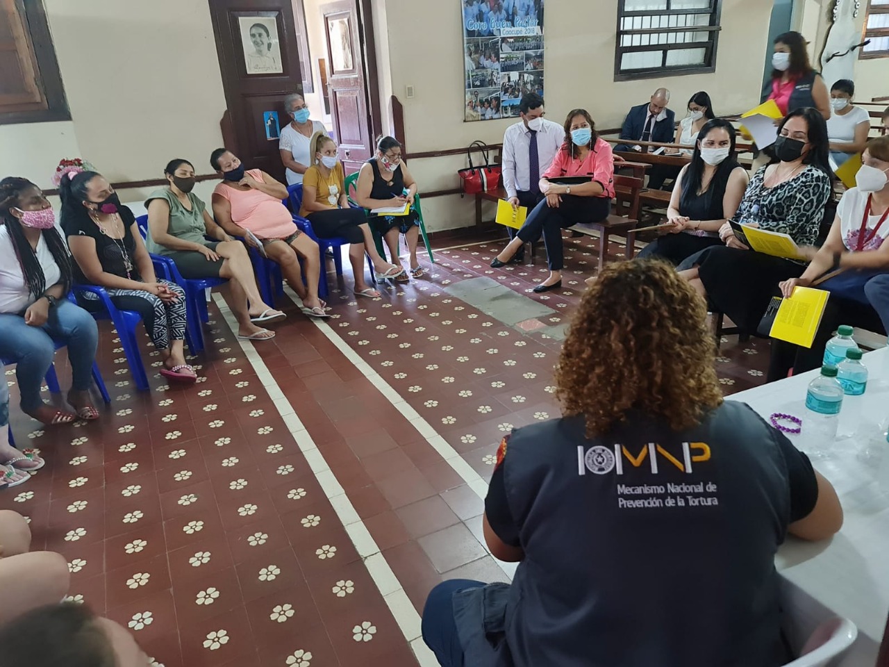 En la reunión se acordó la posibilidad de que los hijos e hijas puedan pernoctar y retirarse al día siguiente. Foto: Gentileza MNP.