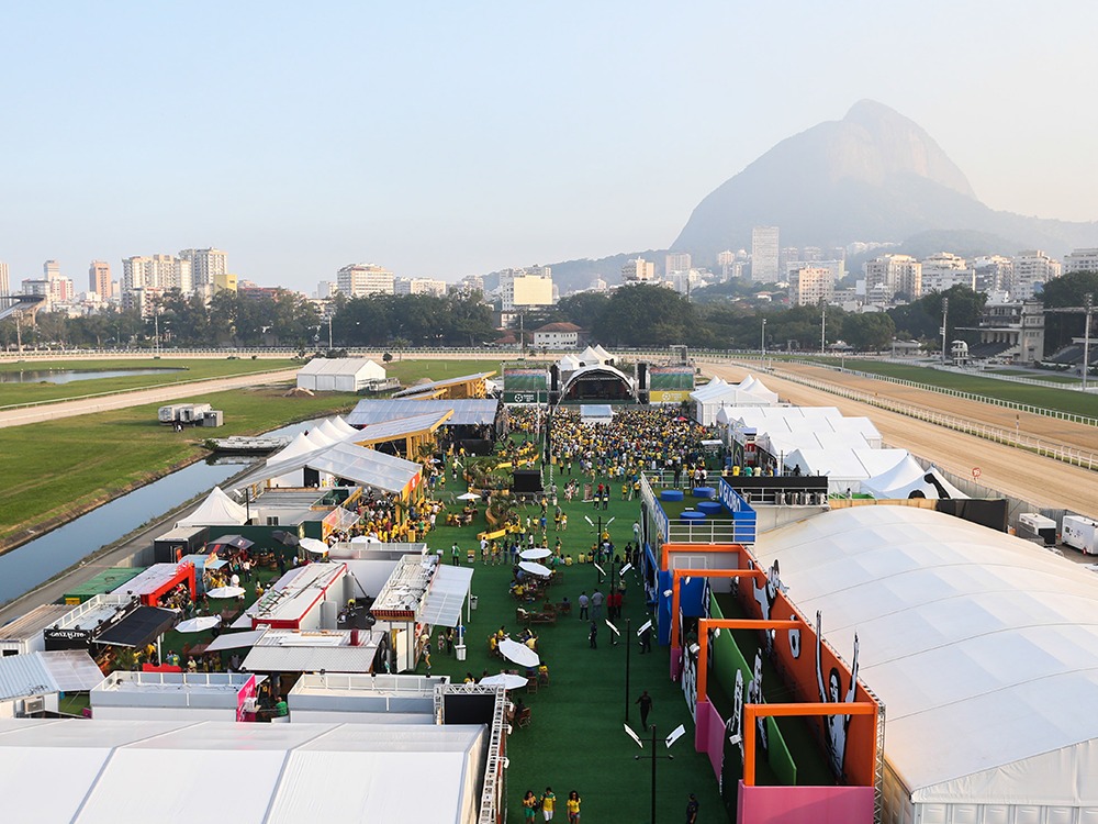 Para los amantes del deporte, el Jockey Club -ubicado a orillas de la laguna Rodrigo de Freitas, en la zona sur de Río- es de por sí una atracción imperdible de la Cidade Maravilhosa.