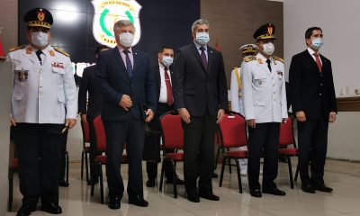 Gilberto Fleitas, junto al presidente de la República, el ministro del Interior y el ex comantante, Luis Arias. (Foto Gentileza).