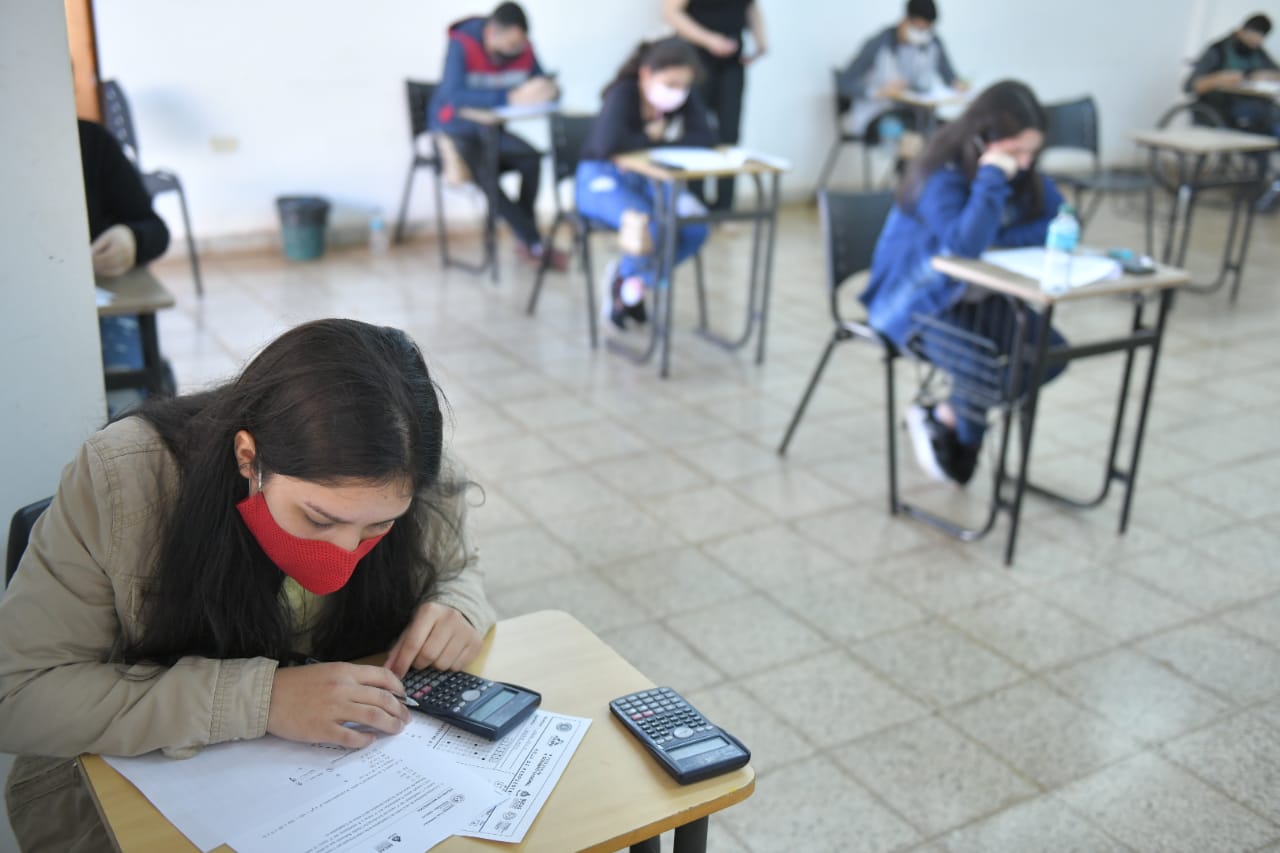 Los postulantes deberán presentarse el próximo sábado 12 de marzo para rendir el examen de Castellano y Matemática. (Foto Archivo - Itaipu)