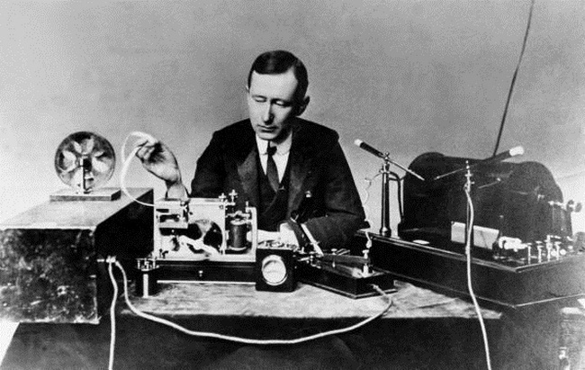 La paternidad de la radio se disputa desde finales del siglo XIX, Nikola Tesla y Guglielmo Marconi. Ambos tienen suficientes méritos para este reconocimiento, sin embargo, es bueno repasar la historia. Foto: Gentileza.