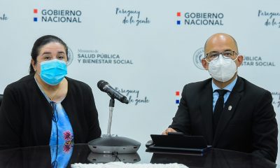 La doctora Sandra Irala y el doctor Héctor Castro, durante la conferencia de prensa que brindaron esta mañana. (Foto Ministerio de Salud)