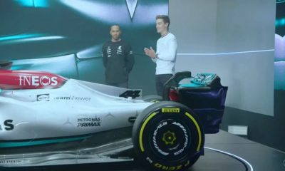 Lewis Hamilton reapareció en la presentación del nuevo Mercedes y habló de su derrota en 2021. Foto: Infobae.