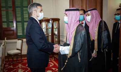 El presidente Abdo Benítez recibió en audiencia al ministro de Estado de Asuntos Exteriores de Arabia Saudita, Adel bin Ahmed Al Jubeir. Foto Presidencia.