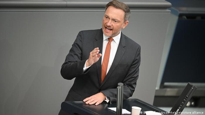 "El mero anuncio de las sanciones, en especial las que afectan al Banco Central y a los bancos rusos, está teniendo ya efecto", dijo el ministro alemán de Finanzas, Christian Lindner, que ejerce la presidencia de turno. Foto: Picture Aliance.