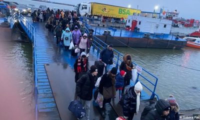 Refugiados ucranianos llegan al puerto de Isaccea, Rumania. Foto: DW.