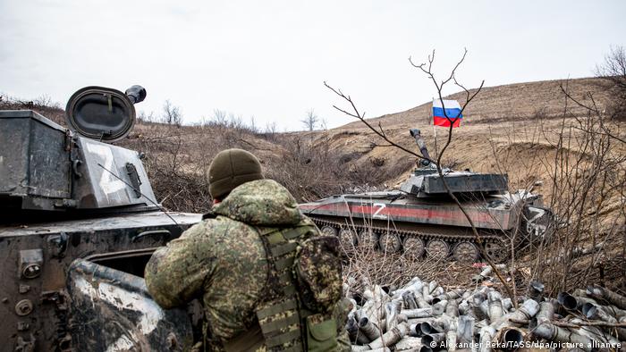 El reportero de guerra, Pierre Zakrzewski y la productora Oleksandra Kuvshinova, recibieron múltiples disparos mientras trabajaba en Horeka, a las afueras de Kiev. Foto: Picture Aliance.