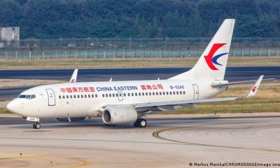 La aeronave, un Boeing 737 de China Eastern Airlines, cayó en unas montañas, donde se desató un incendio. Los rescatistas se dirigen a la zona. Foto de archivo. Imago Images.