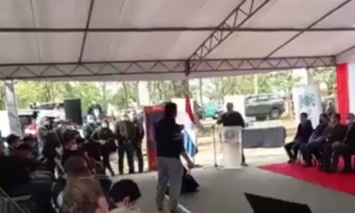 El hombre reclamó ante las autoridades. (Captura vídeo)