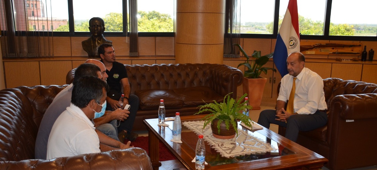 Cachito Salomón se reunió con camioneros. (Foto Gentileza).