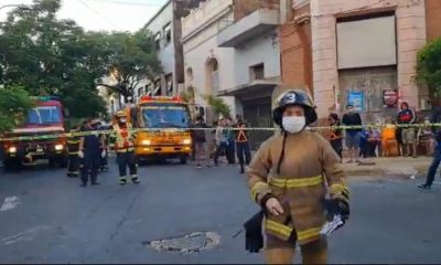 Los bomberos lograron controlar el fuego. (Captura vídeo)