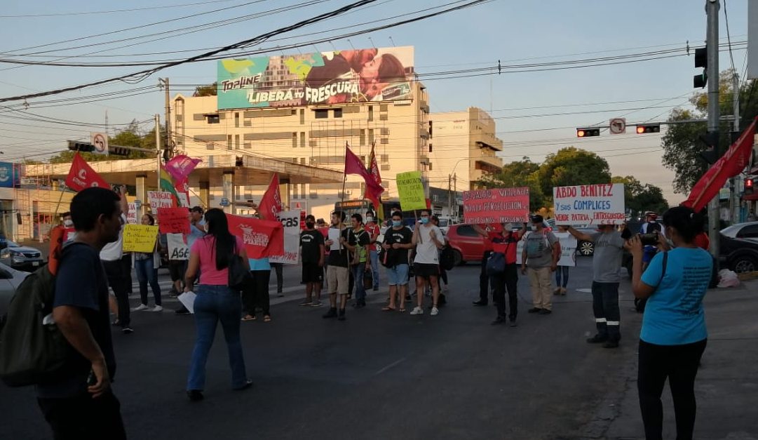 Momento de una de las manifestaciones. (Foto radio Ñandutí)