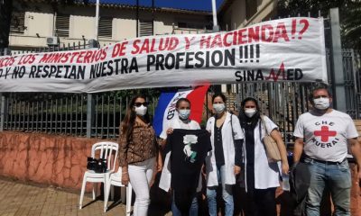 Algunos de los manifestantes. (Foto 1020 AM)