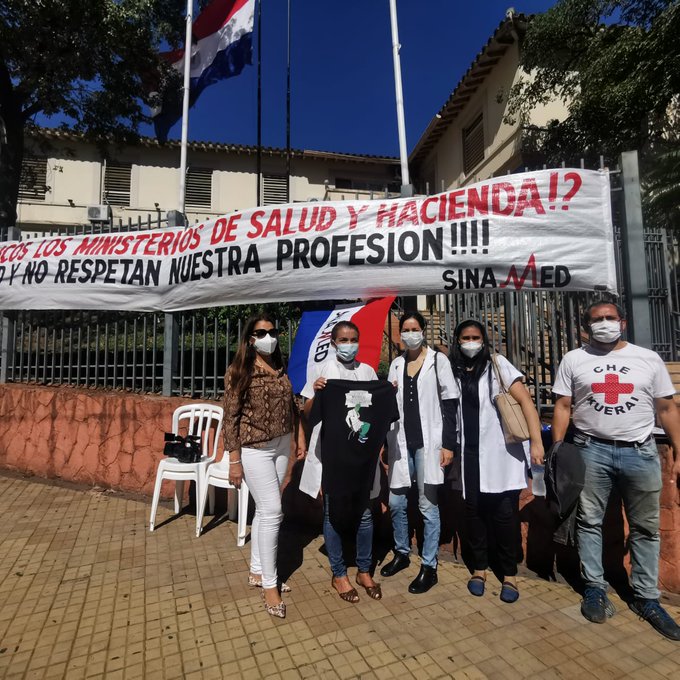 Algunos de los manifestantes. (Foto 1020 AM)