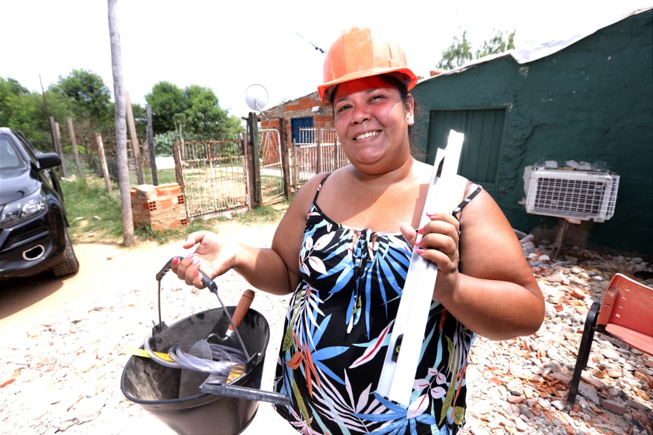 Mujeres accederán a formación sobre el rubro de la construcción. Foto: Agencia IP