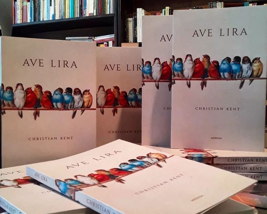 "Ave Lira" fue presentado en Casiopea Libros. Cortesía