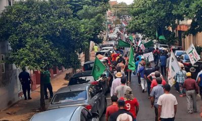 Campesinos marchando en Asunción. (Coordinadora Nacional Intersectorial)