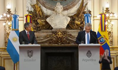 Guillermo Lasso y Alberto Fernández durante una reunión bilateral en la Casa Rosada. Foto: Captura de pantalla.