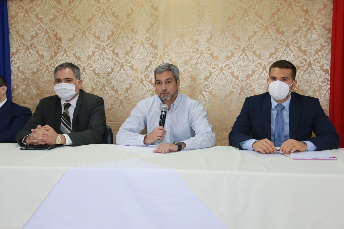 El presidente dio el anuncio durante una conferencia de prensa. (Foto Gentileza)