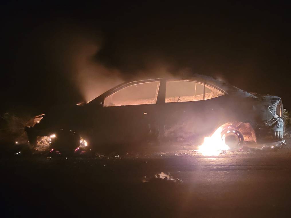 Tras lo ocurrido, un vehículo fue encontrado totalmente quemado en la ciudad de Leandro José Oviedo y no se descarta que guarde relación con el intento de sicariato. Foto: Gentileza.