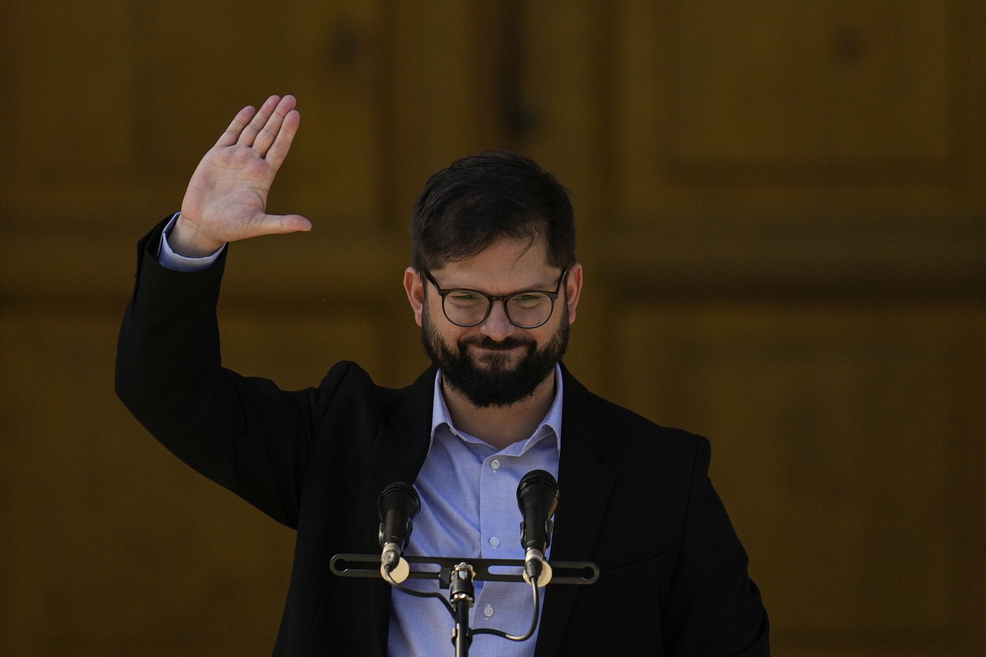 Boric asumió la presidencia de Chile el pasado 11 de marzo de 2022 y su popularidad no tardó para empezar a descender. Foto: EL PAÍS.