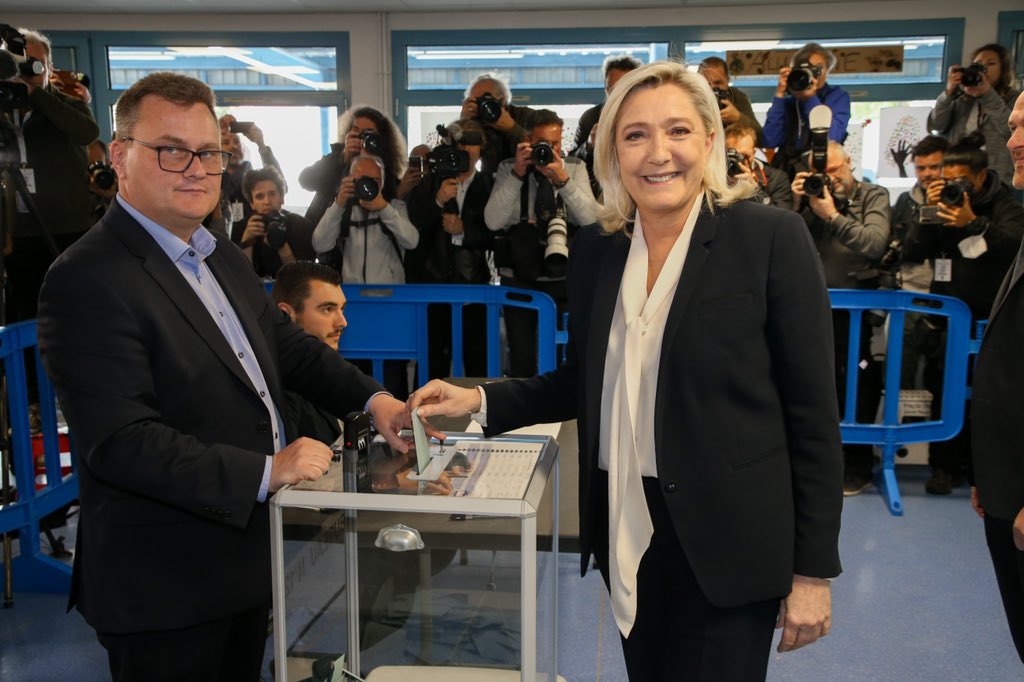 Por tercera vez, Le Pen se postuló ala presidencia y nuevamente fue derrotada. Foto: Twitter.